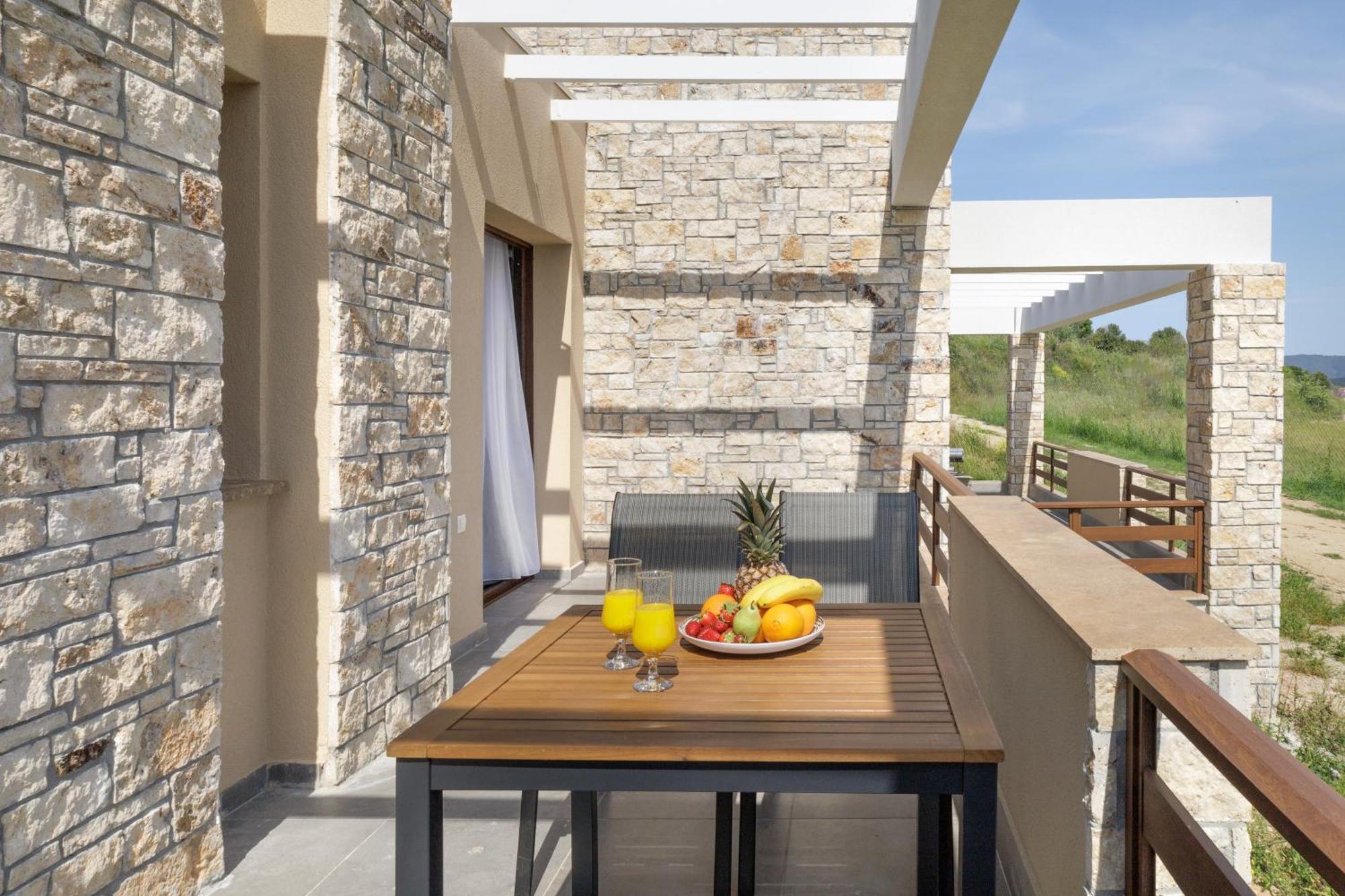 Petradi Luxury * Nea Roda