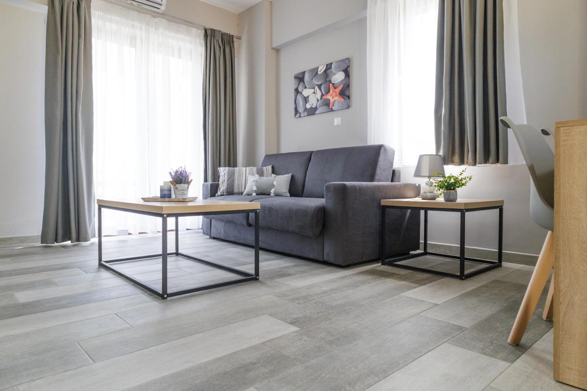 Petradi Luxury Apartment Nea Roda